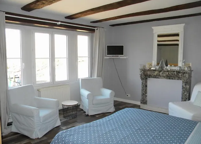 Konukevi Et D'hotes Du Domaine Du Val Bruant Arc-en-Barrois