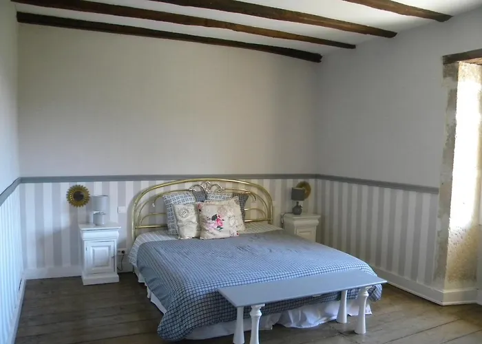 Et D'hotes Du Domaine Du Val Bruant 3*