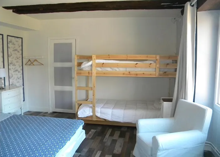 Konukevi Et D'hotes Du Domaine Du Val Bruant